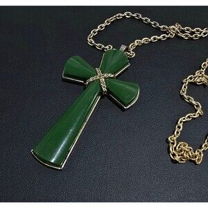 Vintage signed Avon goldtone necklace, 066